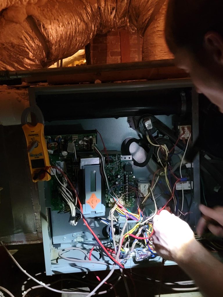 Summerville, SC AC Repair Fix-it 24/7 Testing Voltage